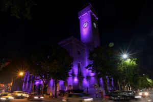 Conmemorar la lucha por la igualdad y el reconocimiento de los derechos de todas las mujeres.