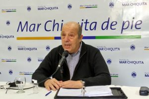 El intendente Paredi el primero en saltar la fila: vacunados vip al palo en Mar Chiquita; más sospechas