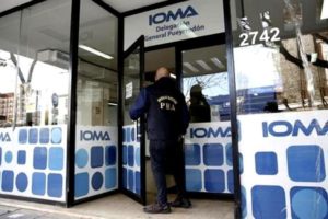 ¿Vacunatorio Vip en Mar del Plata?: Incluyen los nombres de funcionarios, sindicalistas, y un fiscal