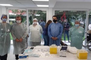 Ya se vacunaron a más de 2.000 residentes y más de 1.000 empleados de residencias geriátricas