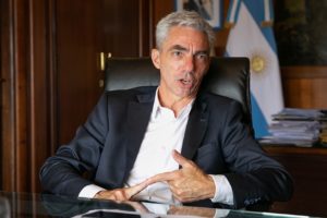 Se mató el ministro Mario Meoni en un accidente en la ruta 7