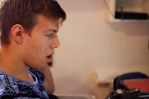 La respuesta de un joven con parálisis cerebral al Presidente: “No significa que no pueda entender”