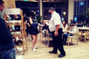 Restaurantes y bares se rebelan y no acatarán las restricciones de la Fase 2