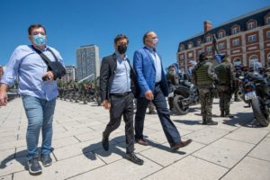 Para Kicillof, Montenegro tira cañitas voladoras