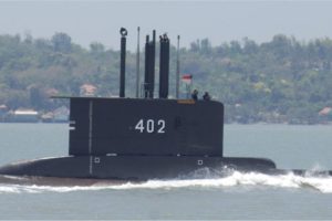 No hubo milagro: el submarino de Indonesia estaba, en pedazos, a 800 metros de profundidad