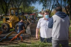 Se realizan tareas de mejoramiento y arreglos en los barrios Termas Huinco y Juramento