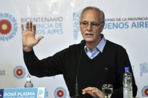 Ante otro tsunami: se acaban las vacunas; Gollan pidió “cruzar los dedos”