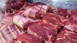 El campo convocó a un paro en rechazo al cierre de las exportaciones de carne