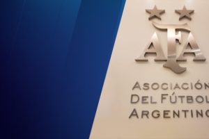 La AFA decidió suspender todas las competencias y los entrenamientos