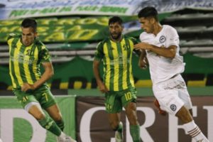 Aldosivi no levanta cabeza: perdió 3-1 con Argentinos en el Minella