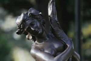 La Municipalidad hizo una denuncia penal por el robo de una estatua en Plaza San Martín