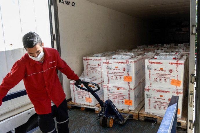 Este miércoles llegan al país 1,1 millón de vacunas de Sputnik V y Covax