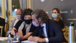 Proponen que ante la falta de segundas dosis de Sputnik se aplique la Cansino