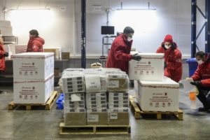 El lunes llegan más de 930 mil vacunas AstraZeneca producidas con México