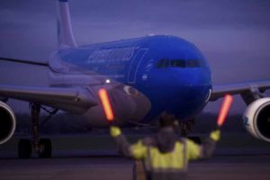 Preparan 10 vuelos de Aerolíneas a China para traer 8 millones de vacunas Sinopharm