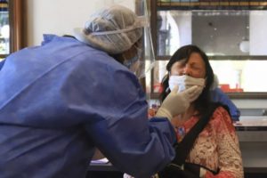 Descenso de contagios a nivel país, con 18.057 nuevos casos reportados