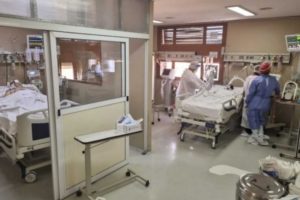 Reportaron 27.319 nuevos casos de coronavirus y 706 muertes en todo el país