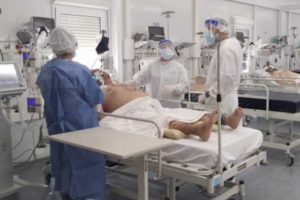 Se registraron 733 muertes por coronavirus en 24 horas, la segunda marca más alta para el país en un día