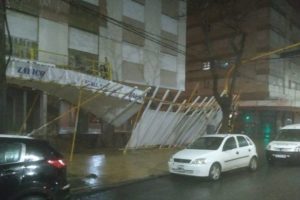 En el día de la vuelta a clases presenciales, 30 escuelas no abrieron por el temporal