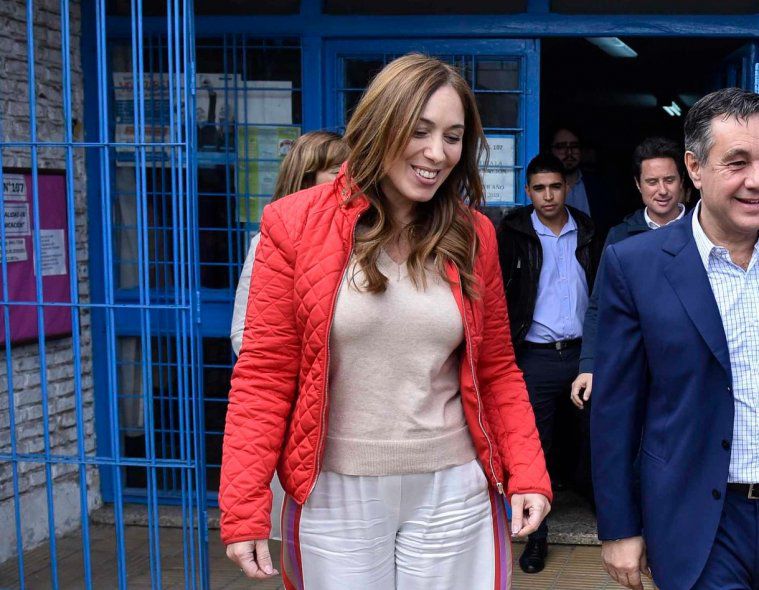 Los medios siguen «destrozando» a María Eugenia Vidal por bajarse