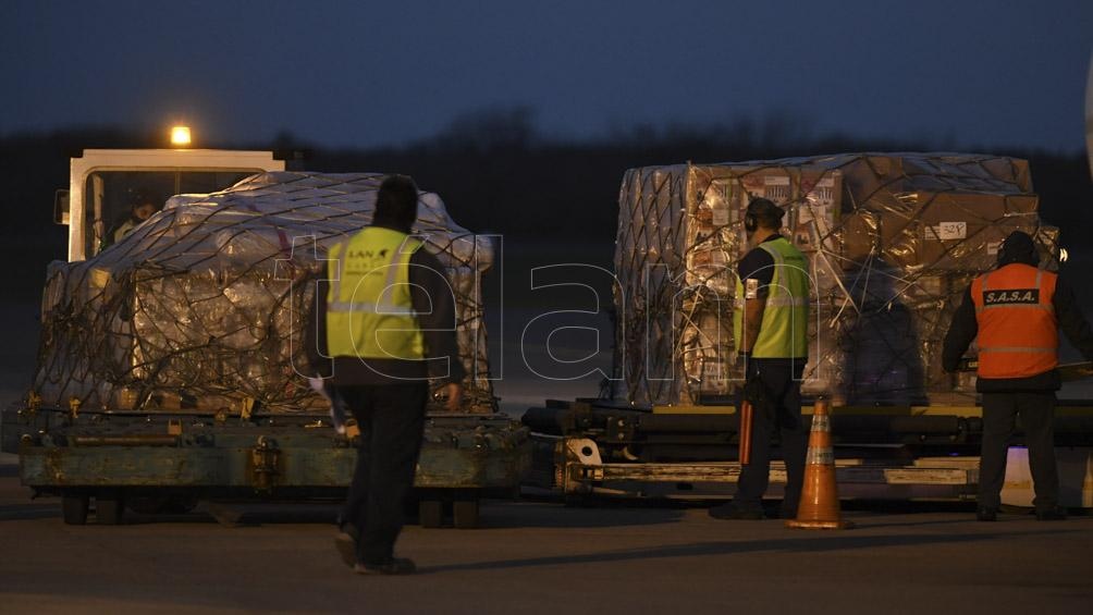 Arribaron al país más de 500 mil vacunas Sputnik para la segunda dosis y otras 768 mil de Sinopharm