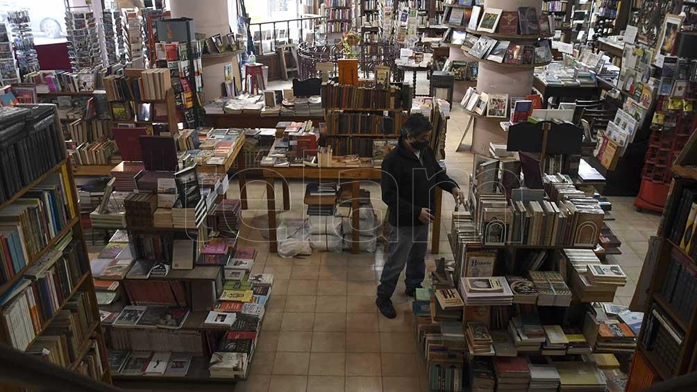 Duro golpe a las librerías cierran y profundizan ventas on line