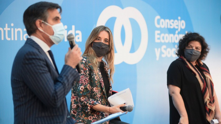 Nicolini confirmó que el Gobierno amenazó a Rusia con cancelar el acuerdo por la falta de segundas dosis