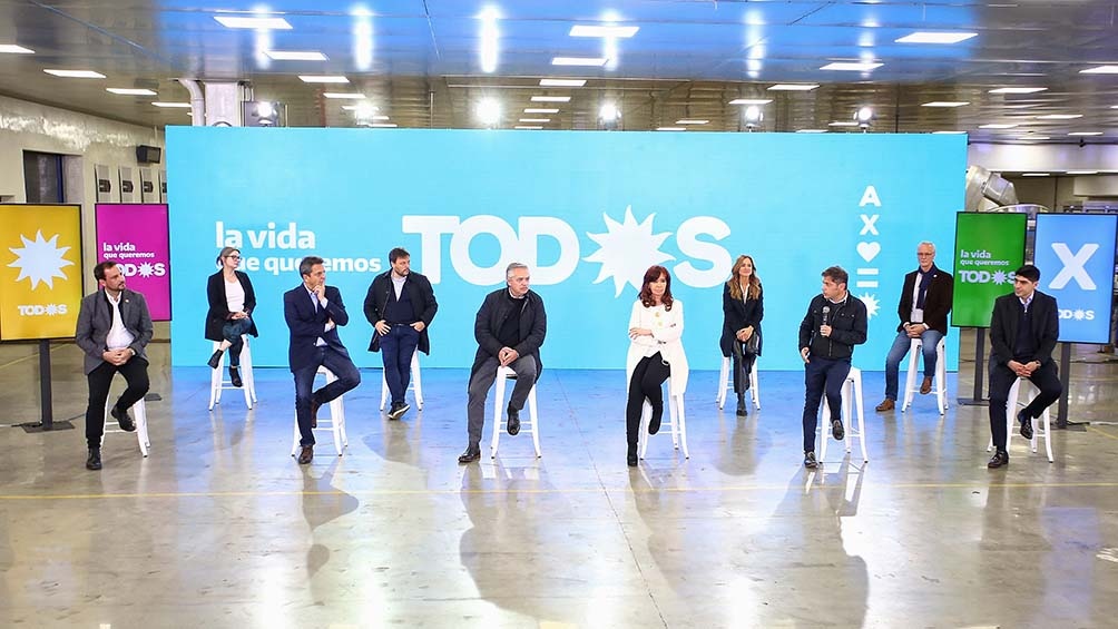 Cristina Kirchner afirmó que “el marketing y el coaching no van más”, y advirtió: “Con saltito y risita no vamos a ningún lado”