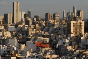 Agosto llega con más aumentos: GNC, expensas y alquileres