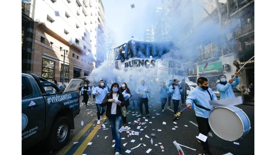 Sanidad llegó a un acuerdo por el 45% de aumento salarial y se destraba el extenso conflicto