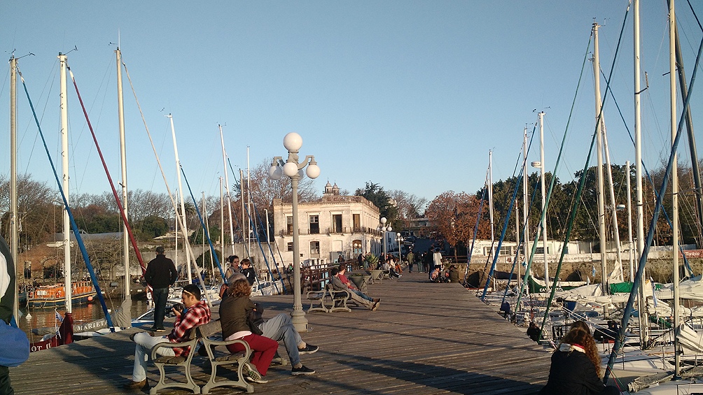 Uruguay abre las fronteras a extranjeros y evalúa la posibilidad de vacunar a turistas