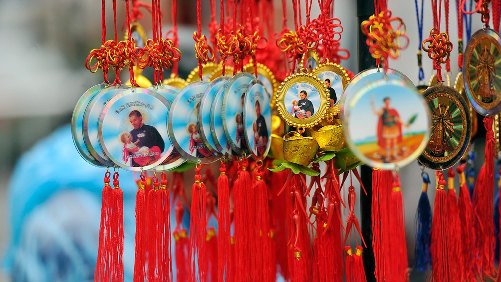 Movimientos sociales oficialistas marchan por San Cayetano y exigen el Salario Universal