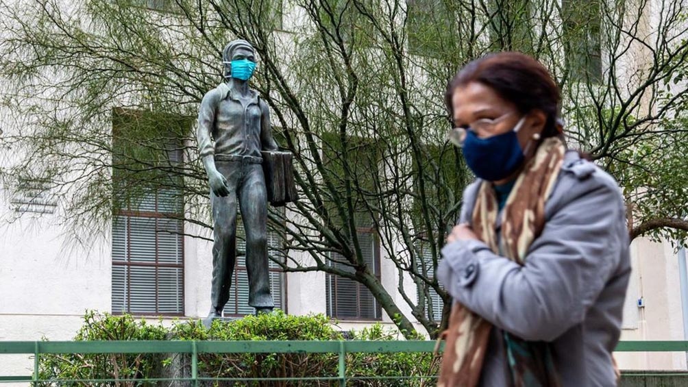 Uruguay pasó de ser el país con más muertes por habitante en el mundo a transcurrir un día sin ninguna