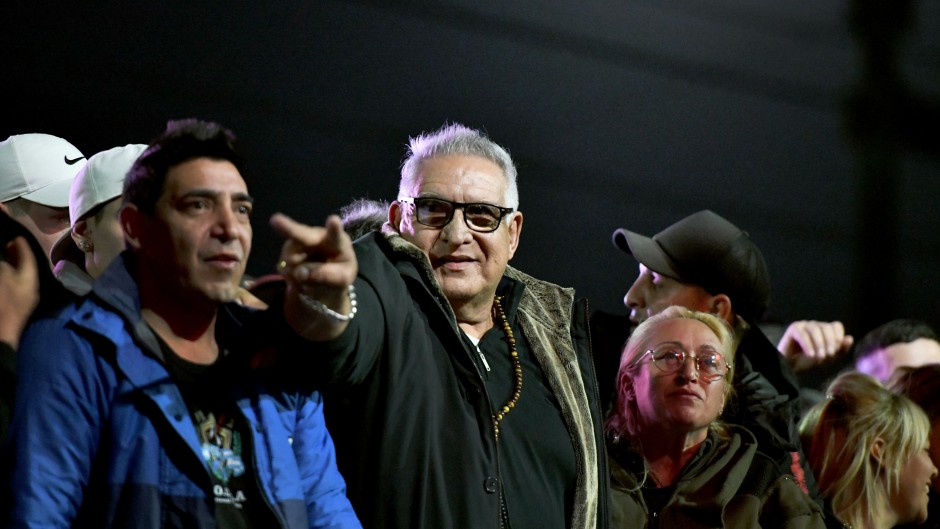 El Pata Medina volvió a la sede de la UOCRA y busca recuperar el control del sindicato