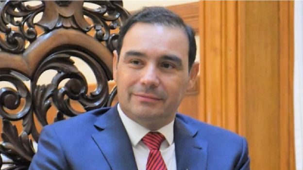 Gustavo Valdés fue reelecto en Corrientes tras el arrasador triunfo de la UCR sobre el peronismo