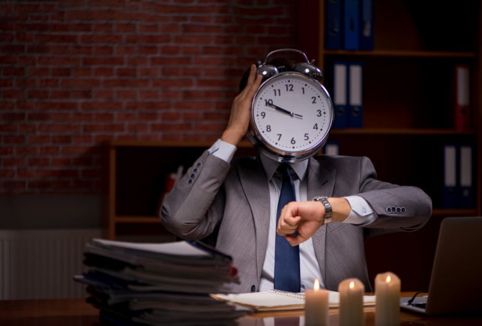 ¿Qué dicen los proyectos para bajar la jornada laboral a seis horas en Argentina?