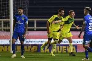 Aldosivi festejó en el “Gigante” de Arroyito