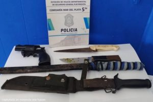 Detienen a un hombre que atacó y amenazó a su pareja, su suegra y su cuñada