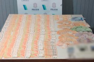 Lo demoran por conducir a alta velocidad: llevaba un millón de pesos y dos Rolex
