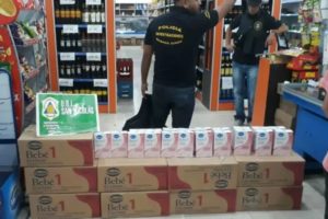 Dos motochorros causaron pánico en un supermercado chino