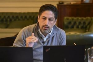 Los docentes cerraron incremento salarial del 45,5%