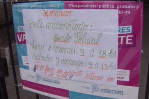 Enojo en un vacunatorio: tenían turno, pero nadie los atendió