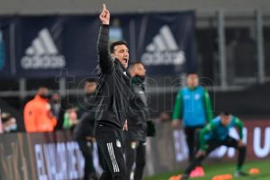 Scaloni: «Messi le está dejando un legado a todos los futbolistas de la Selección»