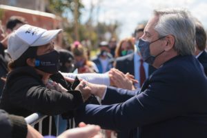 El Presidente almorzó con Massa, Máximo e intendentes para analizar la derrota y «reformular la campaña»