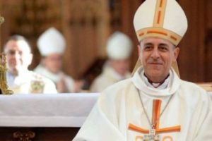 Dura carta de un arzobispo cercano a Francisco: «Presidente, queda poco tiempo para evitar una debacle»