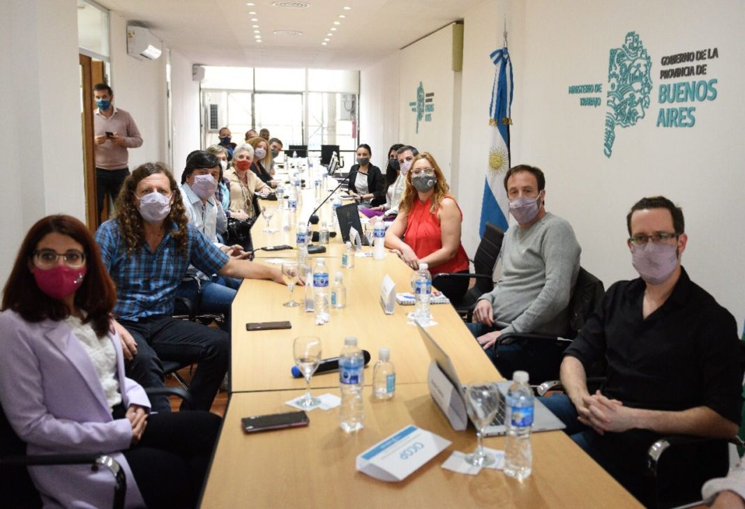 Provincia cerró acuerdo de aumento salarial con los estatales: 45% a noviembre