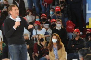 En medio de la arenga “vamos a volver”, Santilli cerró su campaña en La Plata con Larreta y sin Macri