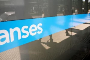 ANSES: evalúan jubilar a mayores de 55 y capacitar a jóvenes de entre 18 y 24 años