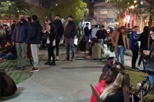 Nocturnidad: rompen restricciones y crece el descontrol