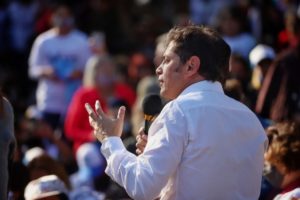 Viajes de egresados: el anuncio de Kicillof profundizó la grieta en campaña